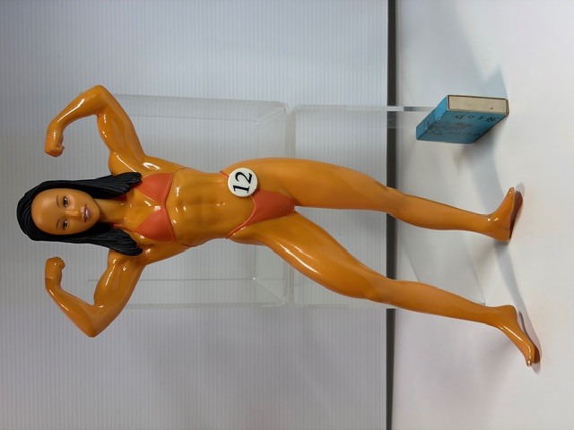 昭和レトロ☆大きい☆箱付☆女性ボディビルダー☆ドール☆ソフビ人形