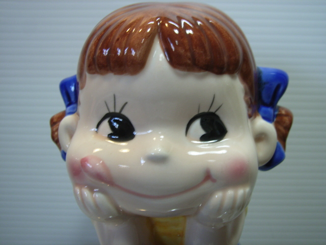 不二家 ペコちゃん 人形 13.0cm 陶器製 貯金箱 【TO2756】
