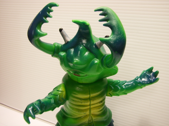 マルサン ウルトラマン アントラー（成型色・グリーン） ソフビ人形