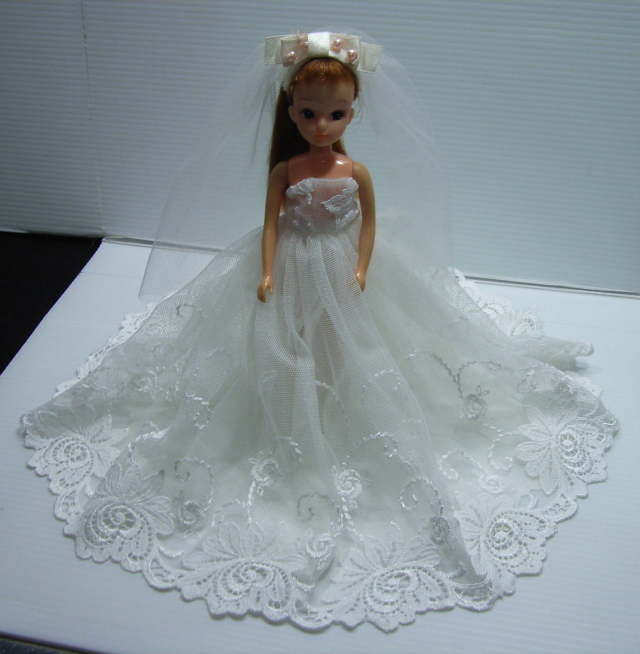 タカラ リカちゃん 人形 ウエディングドレス ２３．０ｃｍ 当時物 JAPAN 現状 詳細不明 【TO3313】