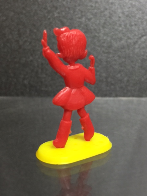 グリコ パピー リコちゃん オマケ 3．8cm 当時物 台付 赤色 現状
